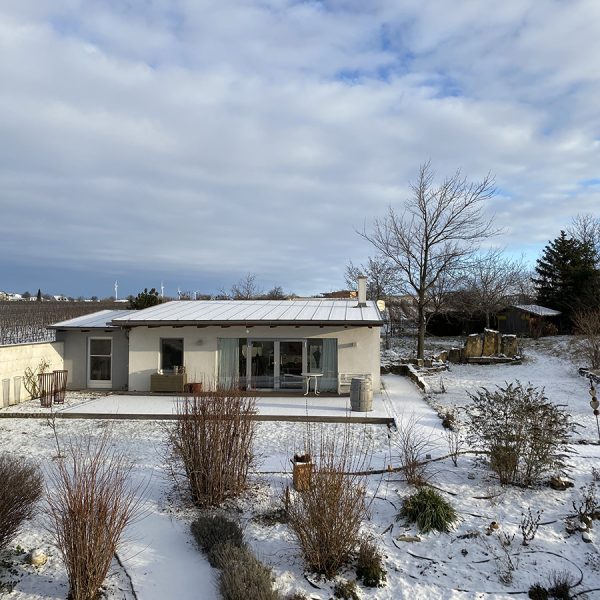 Cottage Winter